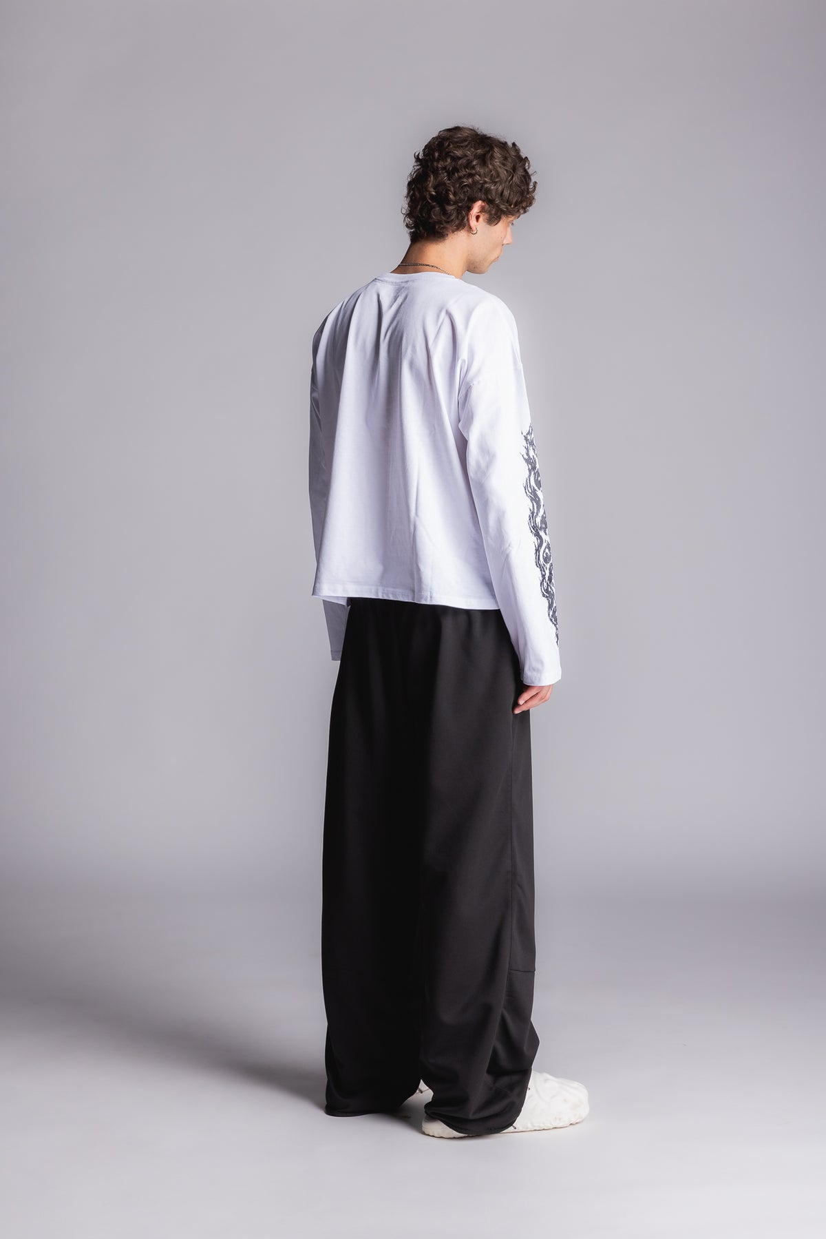 DRE AUTHORITY LONGSLEEVE // WHITE